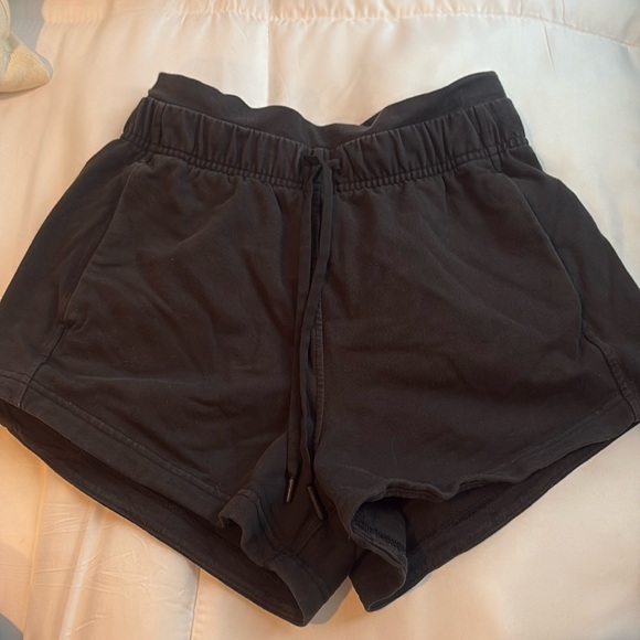 Lululemon shorts - Picture 1 of 3